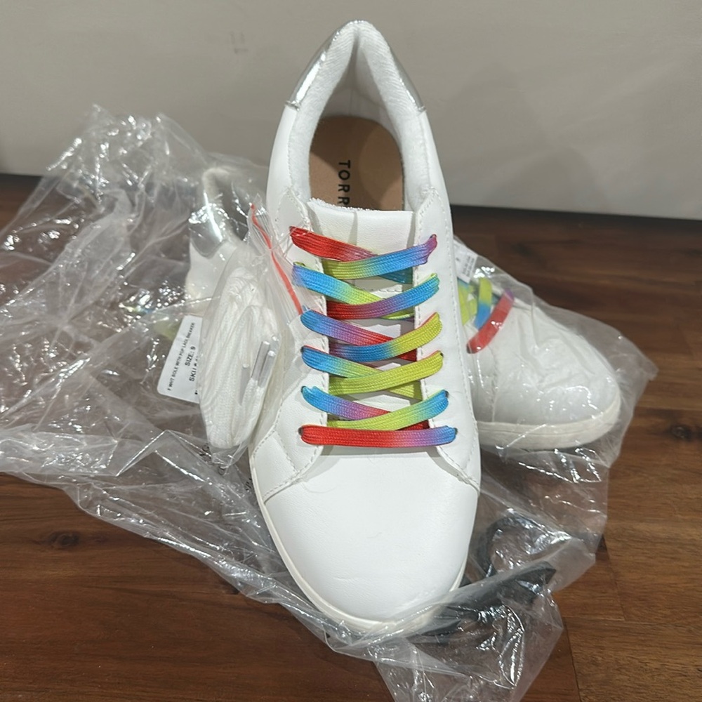 torrid sneakers size 9